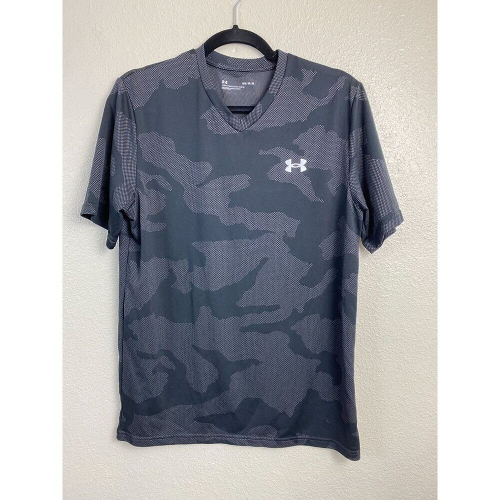 Under Armour Camo Shirt Mens size Medium Short Sleeve Loose Athleisure stretch